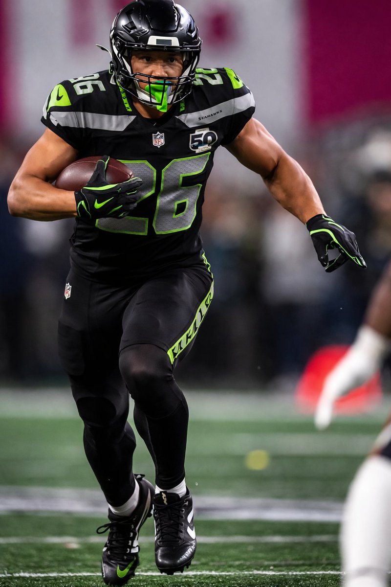 Diddles511's tweet image. Should the @Seahawks bring out a midnight alternate?