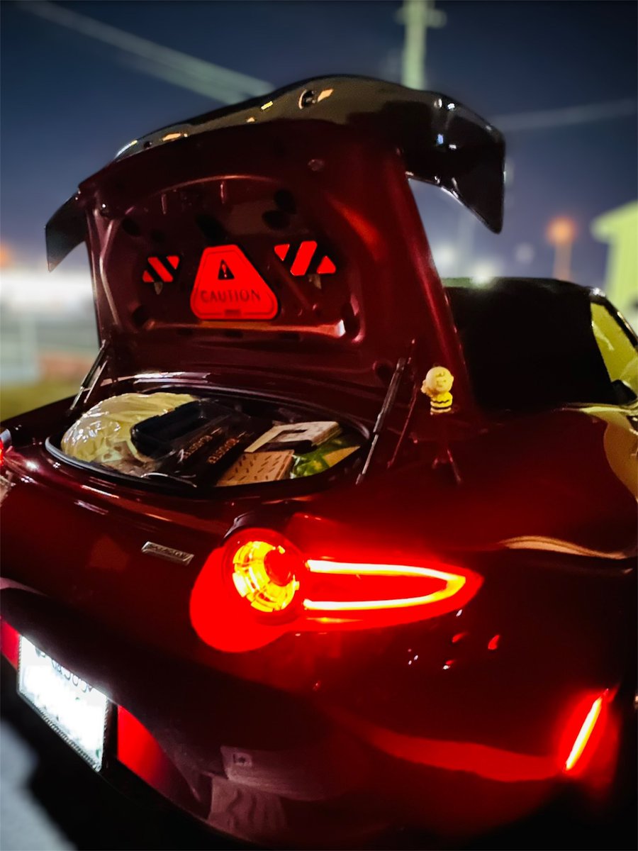 夜の #トランクリッド反射コーションプレート🌙*.｡★*ﾟ