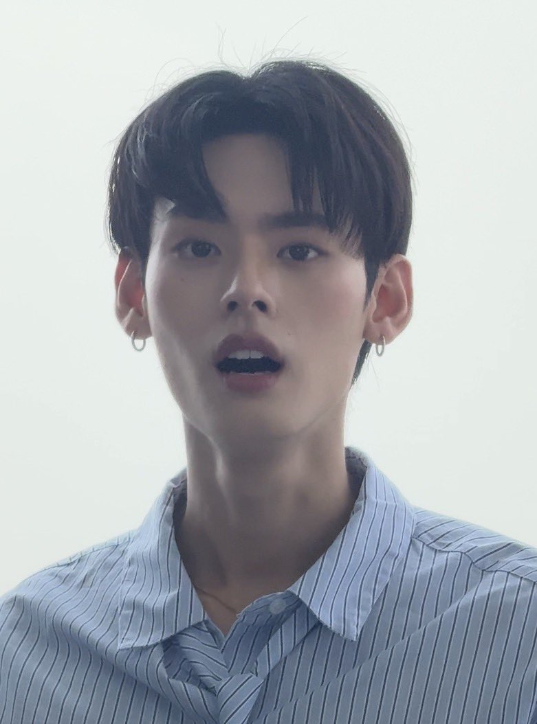 breadnny's tweet image. เกือบคุยกันไม่รู้เรื่อง555252525252525252525