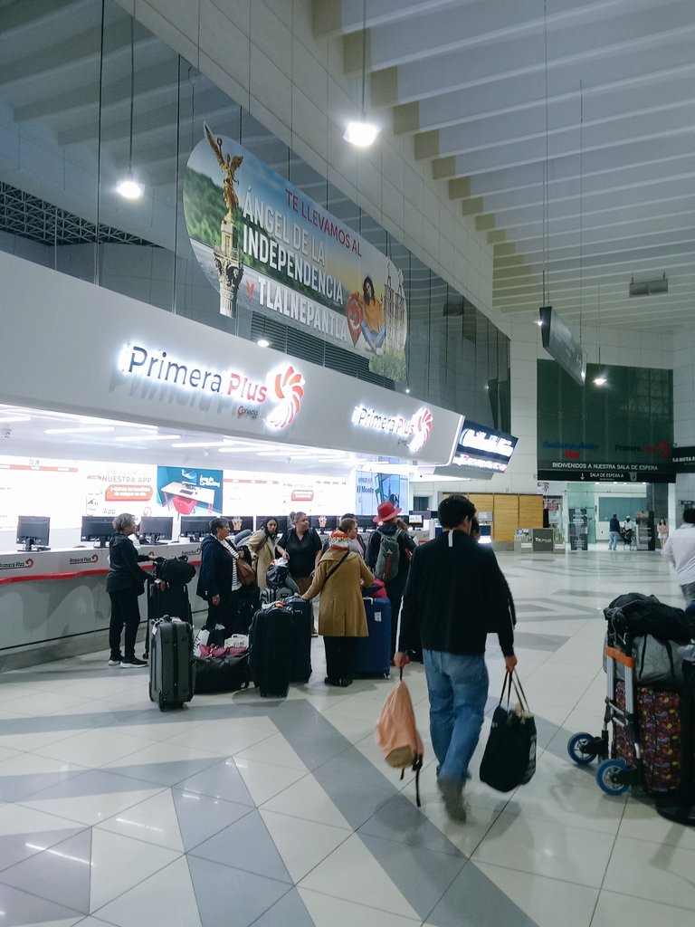 Los relojes de las terminales siempre van demasiado tarde, demasiado lento; demasiado ansiosos.