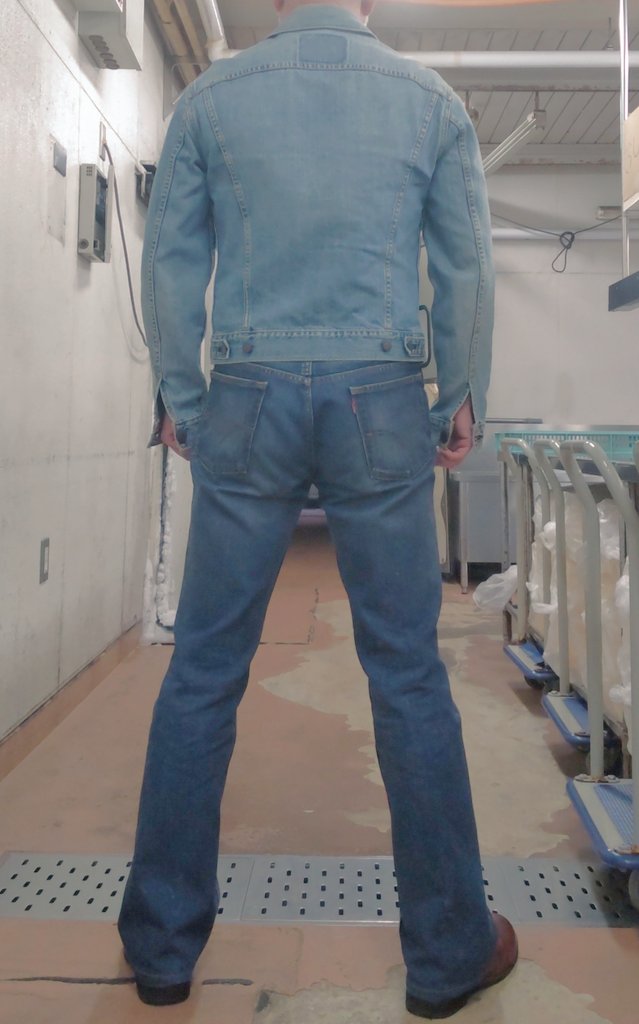 surrenderSwing's tweet image. #ジーンズ　#Gジャン　#リーバイス　#3rd
557、3rdと517の着用バックショットです

40インチです　ボタン閉じると気持ちキツい感じはするけど苦痛というほどではありません