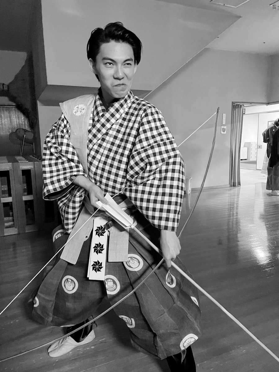 本日…清見原天皇をお探ししておりましたが、舟の中にお隠れとは気づかず引き返してしまいました。深く反省しております。今後はより慎重に確認いたします。誠に申し訳ございません。