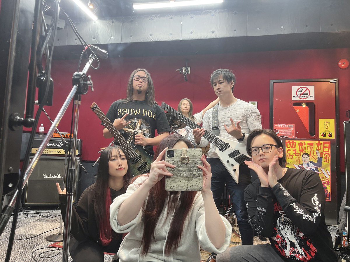 GhostCries tweet media