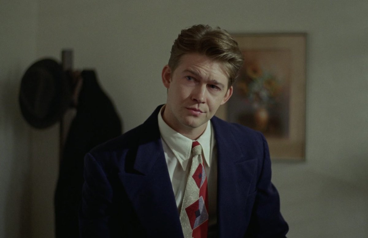 FilmUpdates's tweet photo. Happy 35th birthday, Joe Alwyn! https://t.co/0H488Ym97u