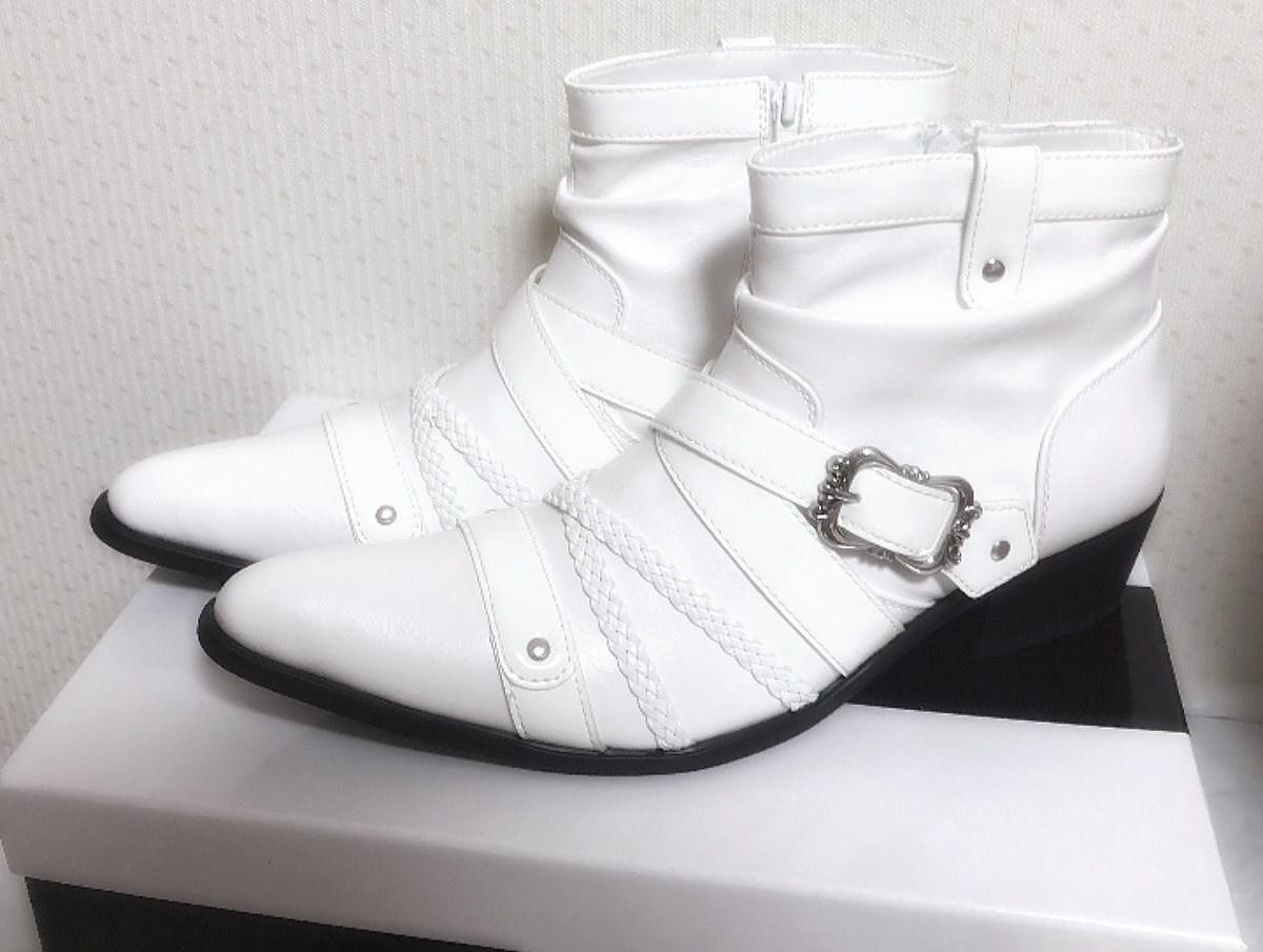 kikyo2013's tweet photo. ジェラミーと同じ靴買いました……🫠🫶 https://t.co/dn0xEAISdh