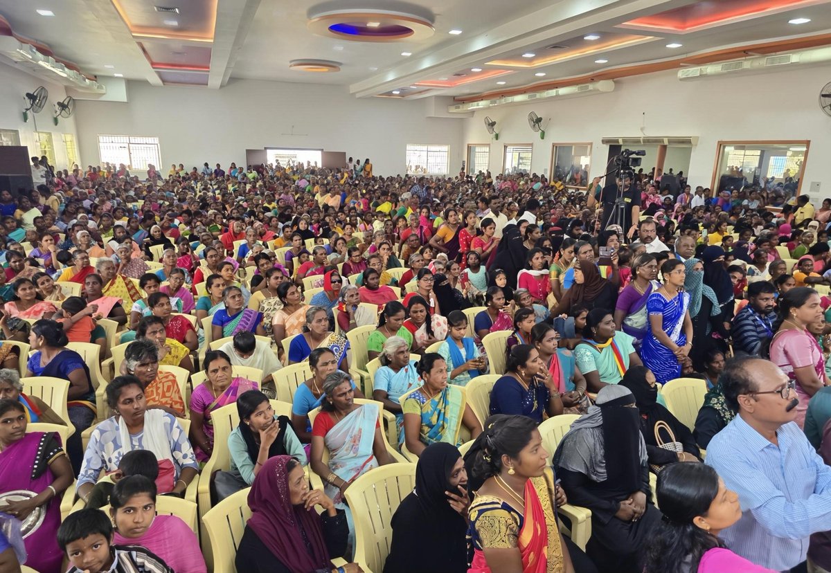 இன்று, திருப்பத்தூர் சட்டமன்றத் தொகுதி தமிழக மகளிர் உரிமை மீட்புப் பயணத்தில் பங்கேற்று உரையாற்றியபோது.!

#மகளிர்உரிமைமீட்புப்பயணம்
#சிங்கப்பெண்ணேஎழுந்துவா
#GenderEquality 
#ForAllWomenAndGirls