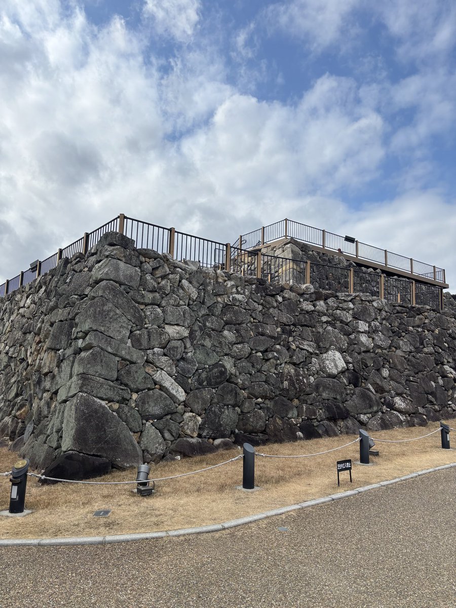 hassy224's tweet photo. 大和郡山城、すごい石垣でした！
#秀長の輪 https://t.co/a9j25gibxb