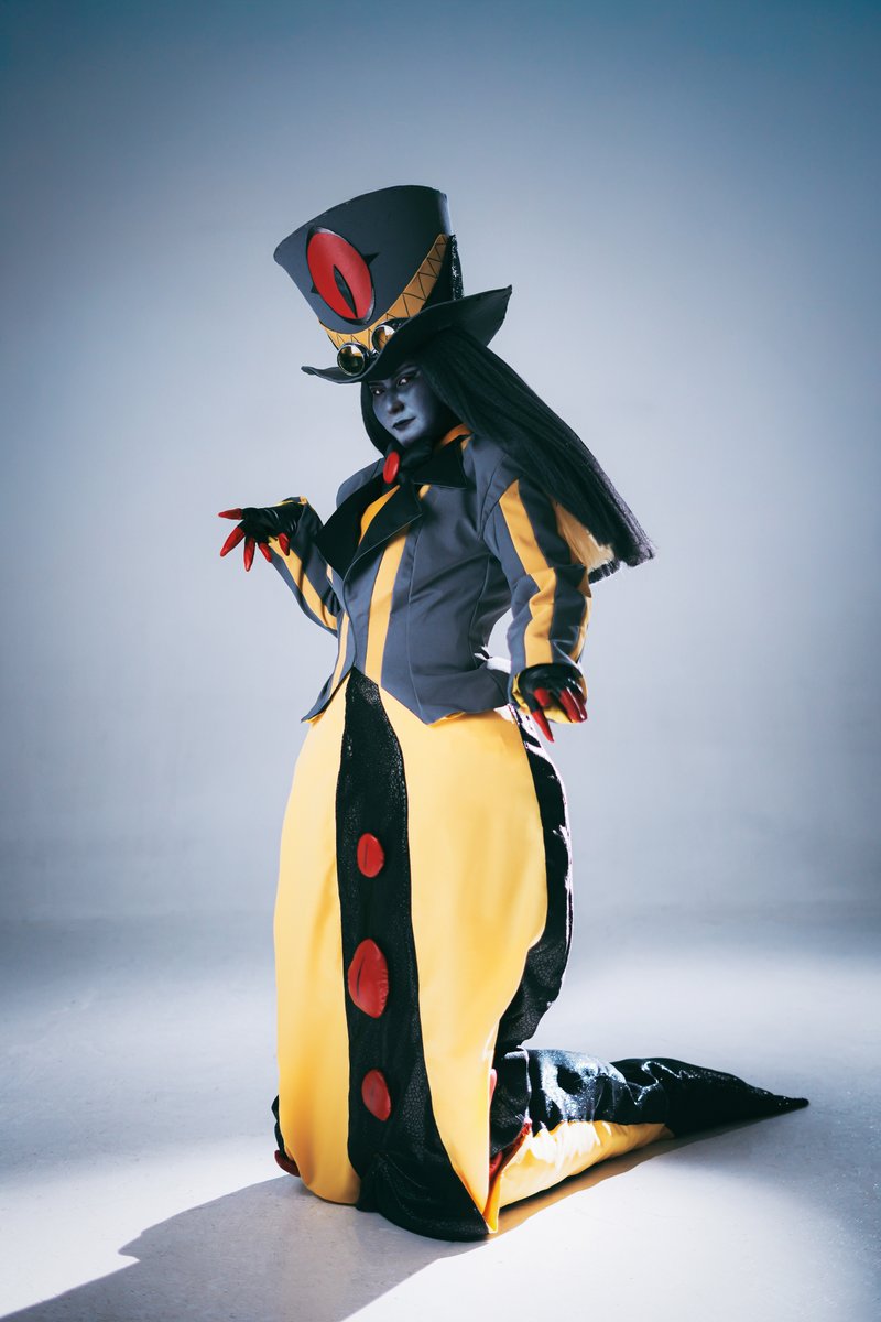 【cos】Hazbin Hotel
Sir Pentious🐍：ロウ（<a href="/rouapollo/">ロウ</a> ）
Photo📸：有江（ <a href="/ar1e8/">有江📸</a> ）
Special thanks❤️：ズンダ（ <a href="/zundy_yoho/">Zundy</a> ）

#HazbinHotel #HazbinHotelcosplay
#HazbinHotelPentious #SirPentious
