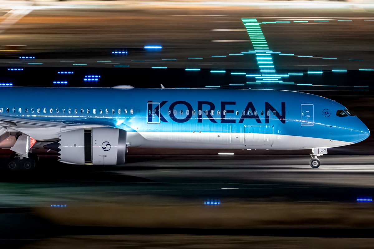 Korean Air
Boeing B787-10 / HL8577

また新塗装777羽田来ないかな〜

2026.2.9