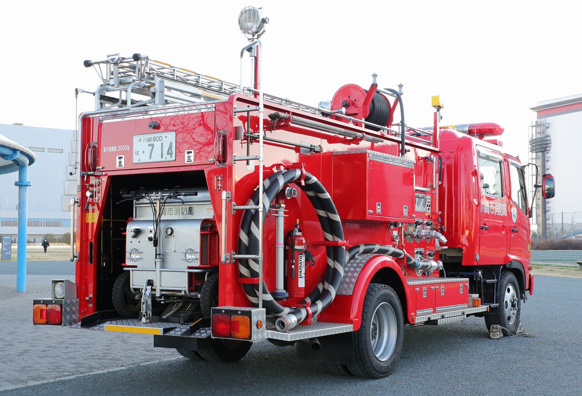 trans58851's tweet photo. 川崎市消防局　栗木出張所
Ⅱ型タンク車
2008年2月配備
ジーエムいちはら工業架装

元「高津2」で、現在は予備車として運用されるⅡ型タンク車。2000L水槽にA-2級ポンプを搭載する災害対応特殊水槽付きポンプ車で、後部には乗用ホースレイヤーを搭載します。 https://t.co/hB6HIvPM4b