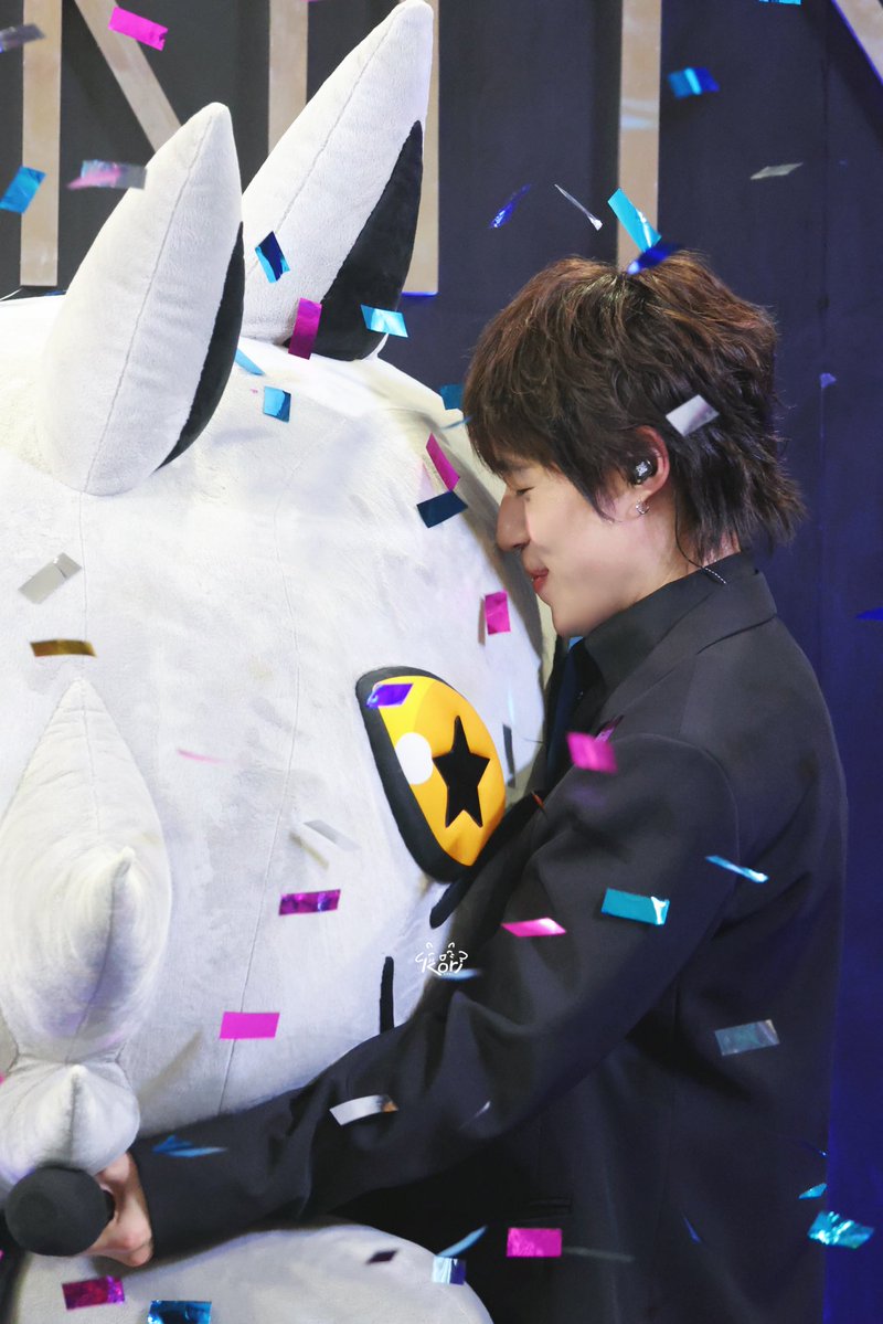 คัยเข้าจัยดิฉัน คัยเข้าจัยบ้าง แม่ ช่วยด้วย ชั้นเจ้บแผลคลอด นี่คือ ลูกชายแท้ ๆ ของฉัน ที่ฉัน...เลี้ยงมาเอง..กับมือ(ถือ)...😭😭😭😭😭😭😭