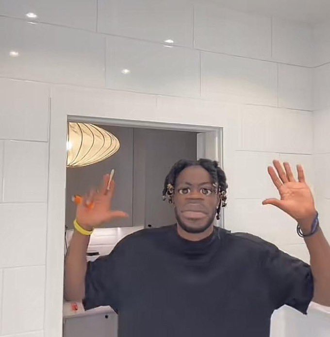 Copying and rewarming my previous good morning posts🤝😎
KO si time