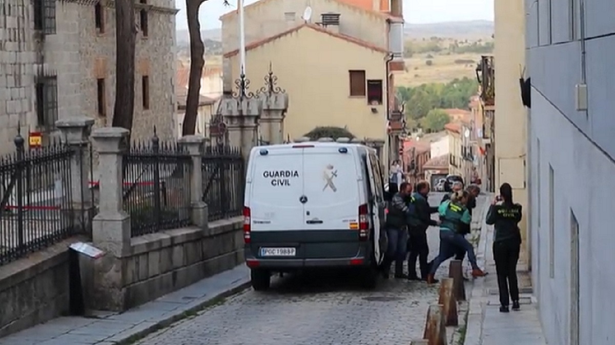 📻Noticias #Gredos 📰 <a href="/Avilared/">Avilared</a>: Supremo confirma 14 años de prisión por homicidio en Navalacruz a Juana Canal

avilared.com/art/90095/supr…