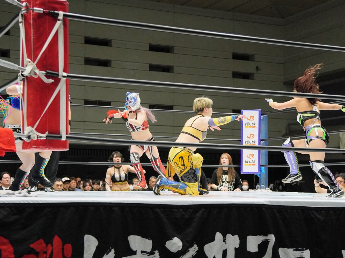 k_kramasu's tweet image. スターダム大阪大会

ハイスピードトリオが目まぐるしい動きからのドロップキック！

#STARDOM
#SLK
#AZM
#星来芽依