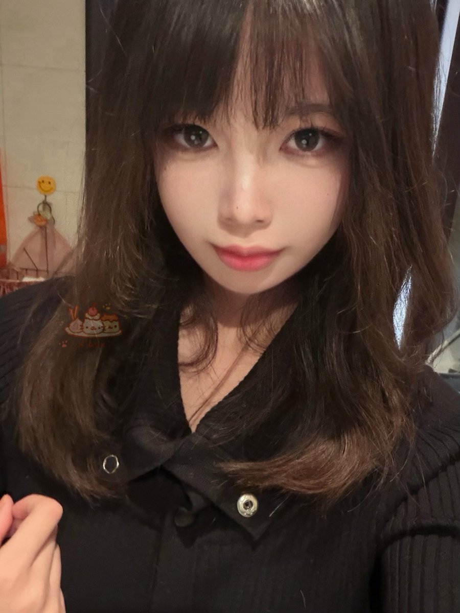 KLaxixi77 tweet media