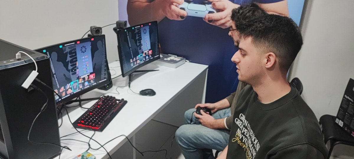 ¡Hoy tenemos torneo en Valencia de la mano de <a href="/TerretaFighters/">Terreta Fighters</a>!

Estamos en directo en Twitch.tv/sh4rin