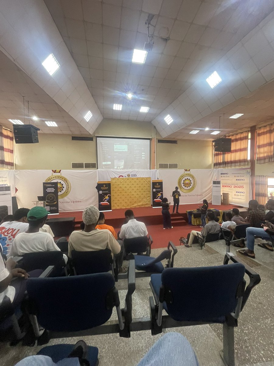 antisocialtrds's tweet photo. @binance
@BinanceAfrica
@sakwzz
#universitytour
@NaaAdjaney https://t.co/2RX9axVmRx