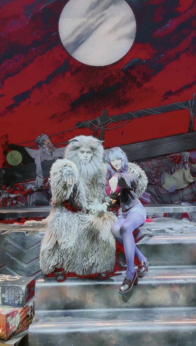 aobagina's tweet image. they let me on stage for a photo but i dont like how i look so i made us evil