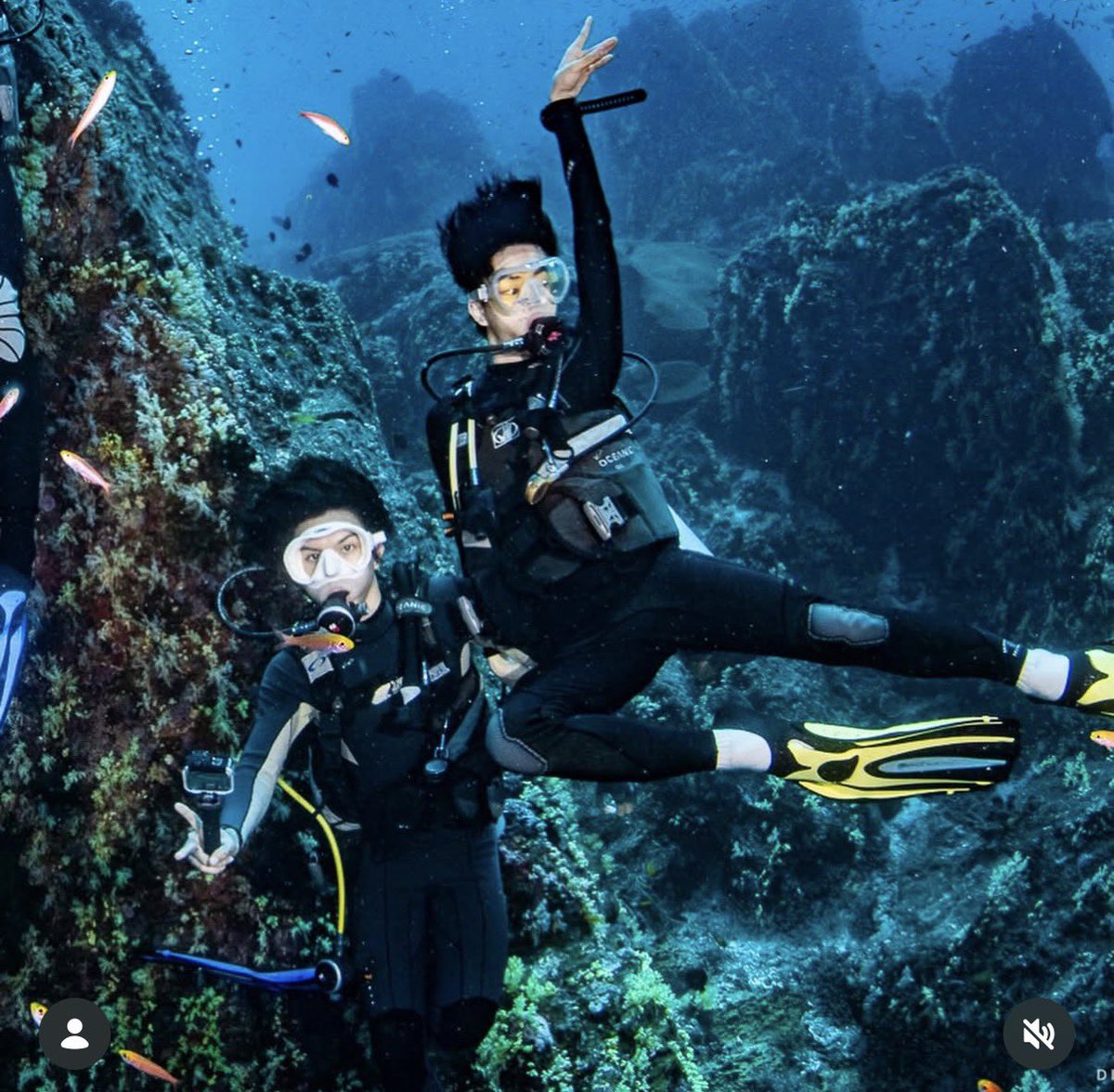 ต่อให้พี่อเล็กซ์ไม่แท็ก ก็รู้ว่าใครอะ โพสท่าแบบห้องดำปฎิเสธมาก