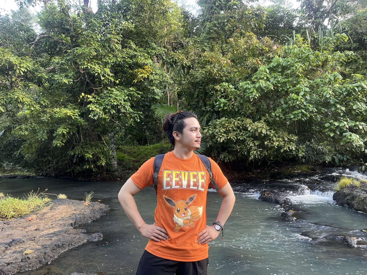 jumpfearsoon's tweet photo. One of the most heavenly places I’ve ever sat in — where the water flows and so does peace. 🧡⛰️ https://t.co/lhW9NDi7v4