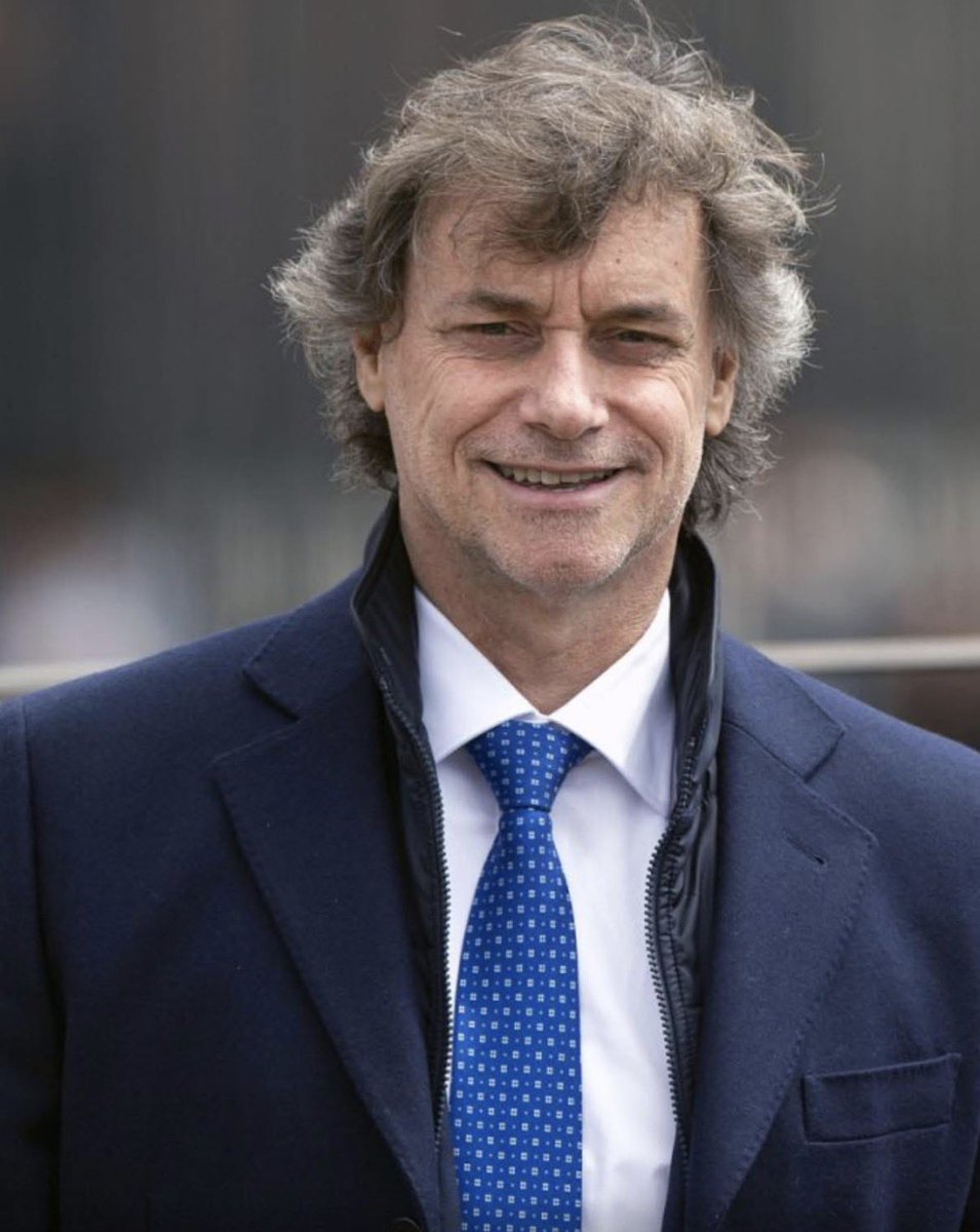 Alberto Angela è senza contratto con la Rai da mesi. E secondo La Stampa, proprio la Rai starebbe pensando di tagliare i suoi programmi (Ulisse, Noos, Passaggio a Nord Ovest) perché preoccupata dai costi.

Dai costi.

Stiamo parlando del più grande divulgatore della televisione