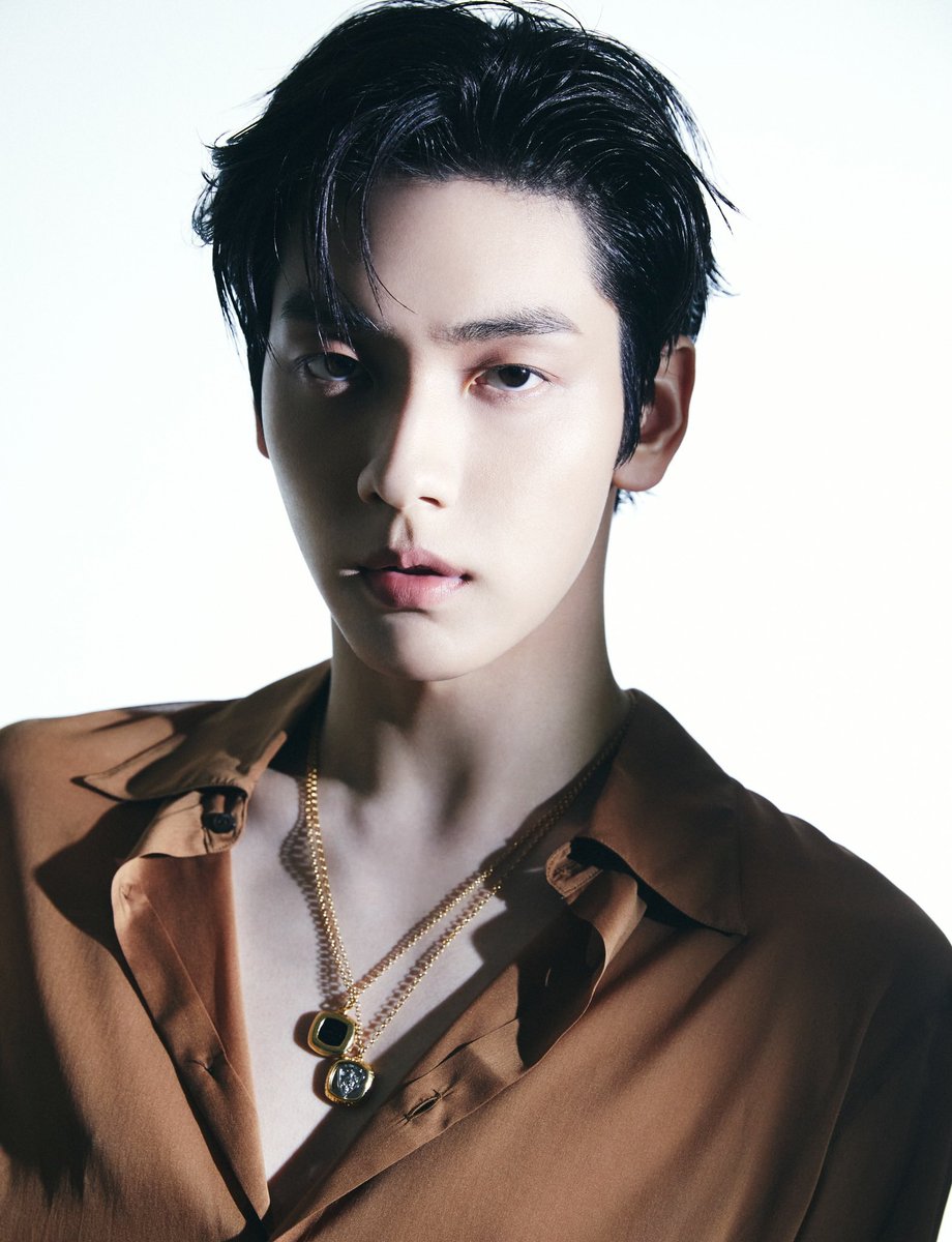 txtpopbase's tweet photo. SOOBIN stuns for DAZED KOREA. https://t.co/LnEbwXEKmq