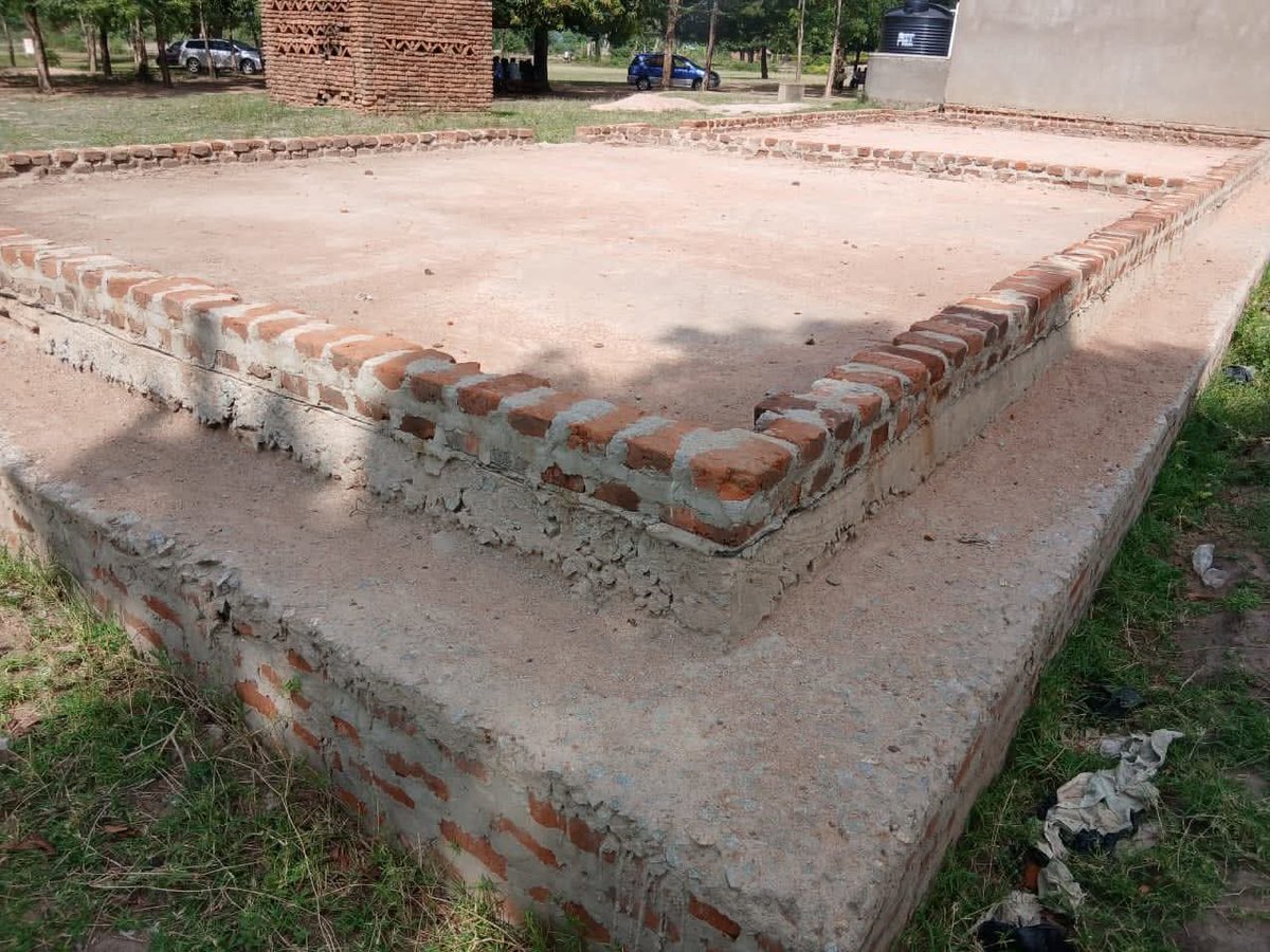 Humanrights256's tweet image. UPDATE: Uganda Government has so far spent UGX 300m on Foundation of Two-Classroom Block in Namutumba district

Bubutya primary school in bulange sub-county.