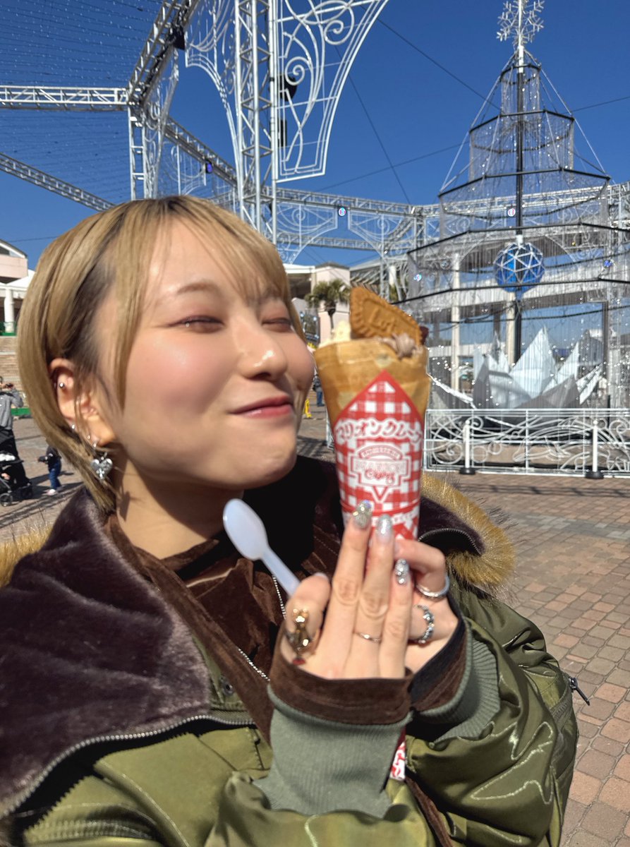 miyju_tomita's tweet photo. ｢オフィシャルファンクラブ「＋ you」会員限定バスツアー ～富民と冬の遠足～ ｣、ご来場ありがとうございました！
みなさま無事に帰れたかな？
良き遠足になりました！しばらく分のいちごをたべた！🍓 https://t.co/RHS9R32LT5
