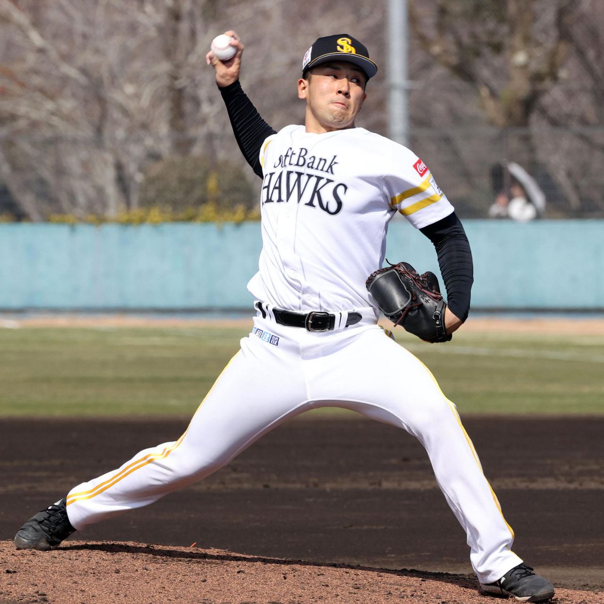 体も強いし、ピッチングスタイルも似ている」。 昨季セーブ王、2年目の