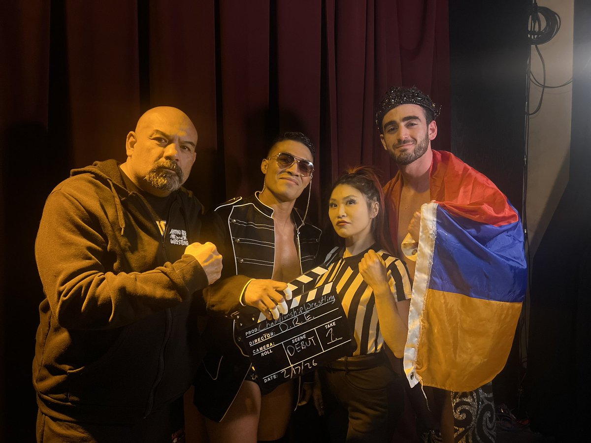 MongolSantino tweet media