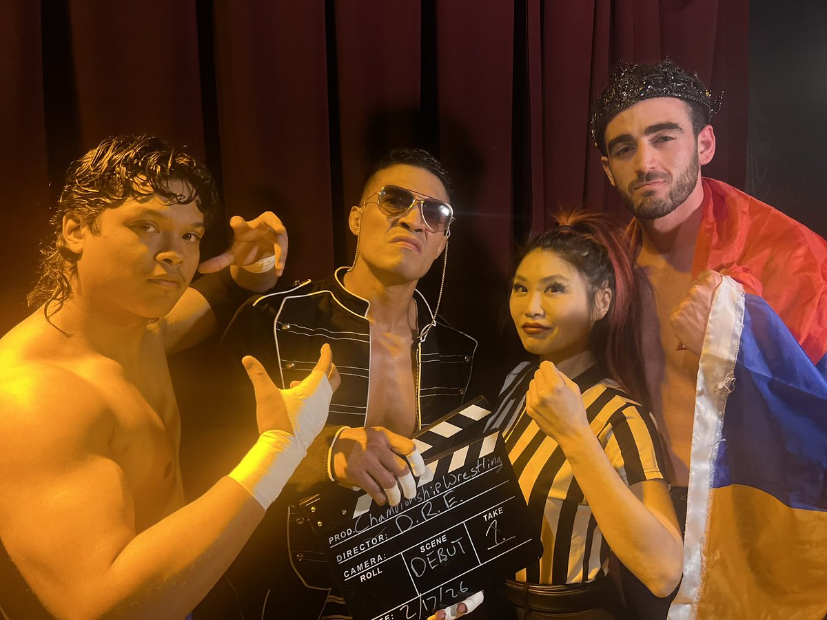 MongolSantino tweet media