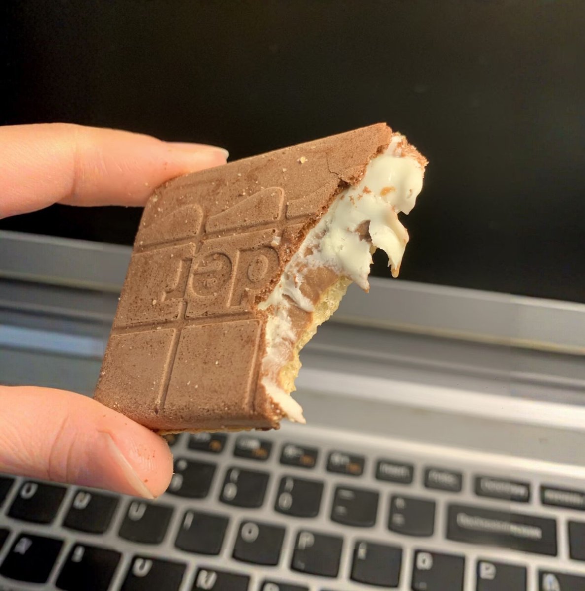 nutdant's tweet photo. GA EXPECT nemu jajanan seenak ini di shopeee, nyam nyam banget ini mah 🤤 https://t.co/kM6usWnRT0