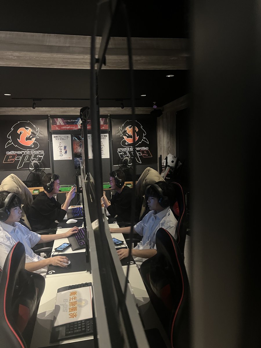 今日も賑やで大盛況の中、w嵐も過ぎました。
でも
でも

( ᯣωᯣ )ｼﾞｰｰｰｯと
見るとFPS勢が
まだ静かな闘いを...

間もなく閉店となりますが
明日は予約3名頂いておりますのでご来店予定の方、そうではない方もお早い起こしを推奨しますw

本日もご利用ありがとうごさいました🙇‍♀️🙇‍♂️