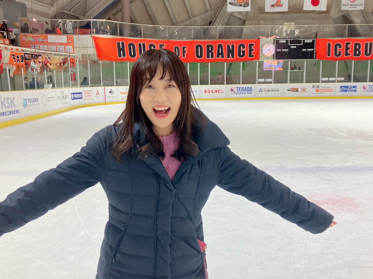 熱戦直後のリンク！ 私は氷の上を歩くだけでも バランスを崩しそう