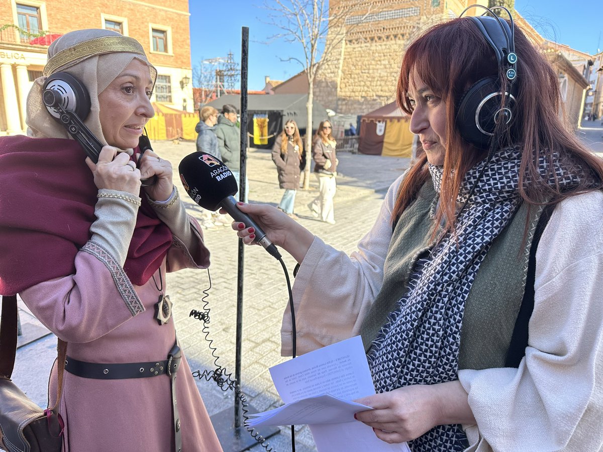 BodasDeIsabel's tweet photo. 🎤 Los medios de comunicación nos están preguntando por esos rumores que dicen que Diego va a llegar hoy a Teruel.

🫢 Es verdad que también lo hemos oído, pero no sabemos nada…

#BodasdeIsabel #AmantesdeTeruel #Teruel #RecreacionesHistóricas #FundacionBodasdeIsabel https://t.co/VR81CA2yLR