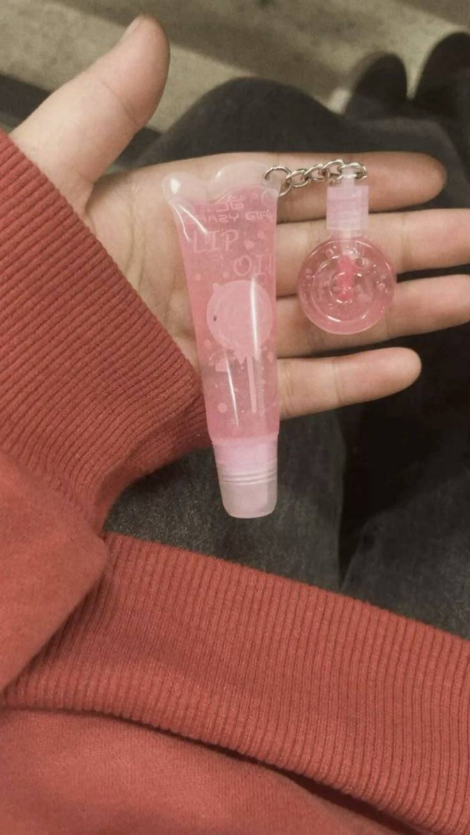 I honestly didn’t expect this result. I try <a href="/mwx_ai/">MWX</a> product and this was just a raw picture I uploaded into CreateWhiz with no long prompts, no effort. And with just one click, the results came out incredibly satisfying.