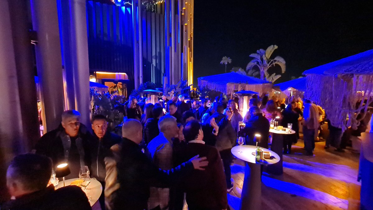 Hartmannmora's tweet photo. #RKDay26 Porqué tiene que haber tiempo para todo! 🍹 🍸 🕺 https://t.co/R8zIk8MiNO