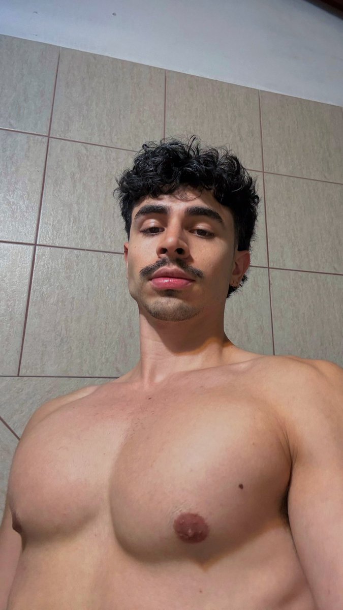 ᴀɢᴜ tweet media