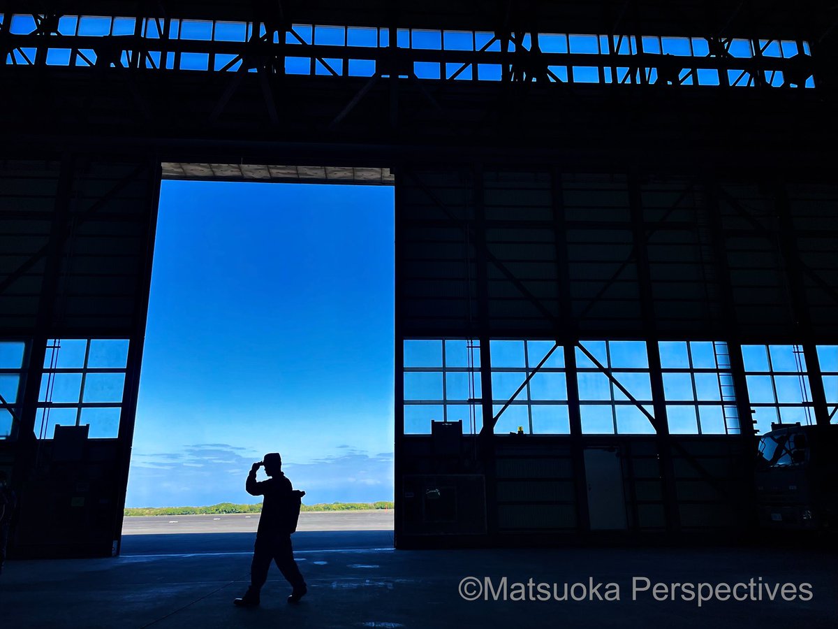 MatsuokaPView's tweet photo. Title: Threshold of the Sky

#ContemporaryPhotography
#ConceptualPhotography
#ArchitecturalMinimalism
#VisualPhilosophy #HumanScale
#MatsuokaPerspectives https://t.co/U0rZGAP4Zk