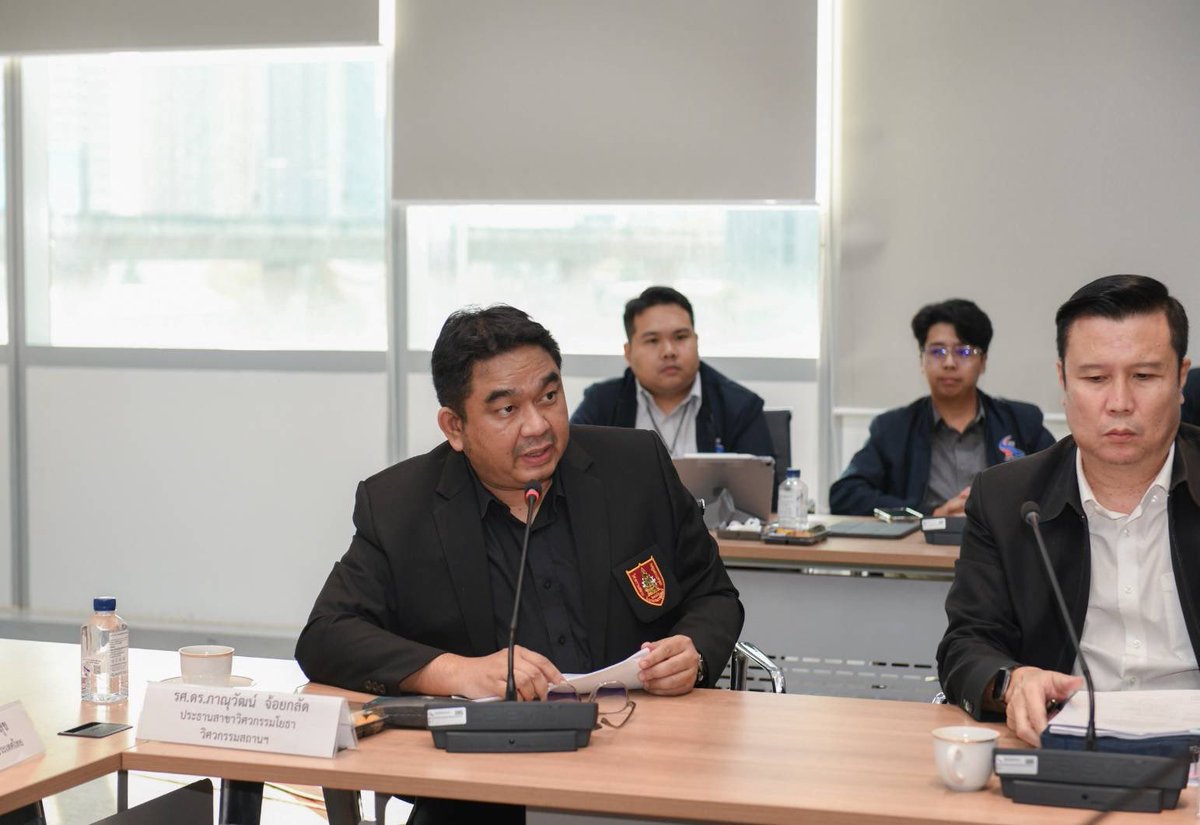 EXAT2020's tweet photo. กทพ. คุมเข้มงานก่อสร้างโครงการทางพิเศษสายพระราม 3 – ดาวคะนอง – วงแหวนรอบนอกกรุงเทพมหานครด้านตะวันตก เชิญผู้ให้บริการควบคุมงานก่อสร้างและผู้รับจ้างเข้าประชุม พร้อมสั่งทบทวนมาตรการความปลอดภัยพร้อมจัดวิศวกรควบคุมงานทุกวันตลอดการก่อสร้างจนกว่าจะแล้วเสร็จ https://t.co/LAf8JKiIvc https://t.co/ZjkqhXocNS