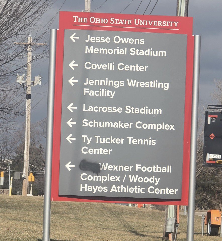 guychristensen_'s tweet image. Students at Ohio States are spraying paint over Epstein billionaire Les Wexner’s name.

Wexner bought Ohio State for a quarter billion-ish: his name on the entire medical center system, football complex, arts center, street signs, buses etc.

OSU refuses to distance themselves.