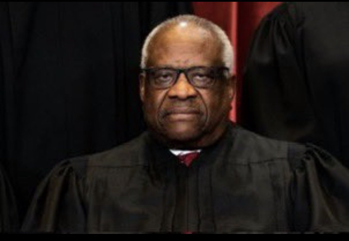 🇺🇸In appreciation of Black History Month. This man stood up for President Trump with his vote. Clarence Thomas is an American hero.🇺🇸
