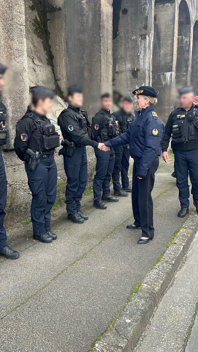 prefetrhone's tweet photo. Avant de rejoindre le Centre d’information et de commandement de la @PoliceNat69, la Préfète du #Rhône, Fabienne BUCCIO passe en revue le dispositif de sécurité en amont de la manifestation dite « marche en hommage à Quentin ». 

Elle a assuré aux différentes unités mobilisées sa pleine confiance ! 

Ses consignes : 
Fermeté & action rapide pour assurer la sécurité des lyonnaises et des lyonnais !