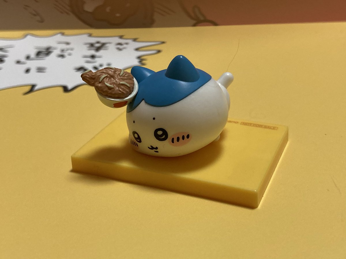 ハチワレさんが来てくれました。どこから見てもかわいい。
カレーは後からかなり辛さを感じましたが、最後まで美味しくいただけました。激辛というほどではなかったです。あっ、鬼辛でしたか…