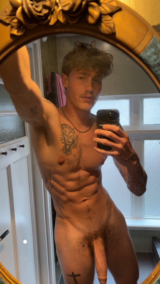 Louraint tweet media