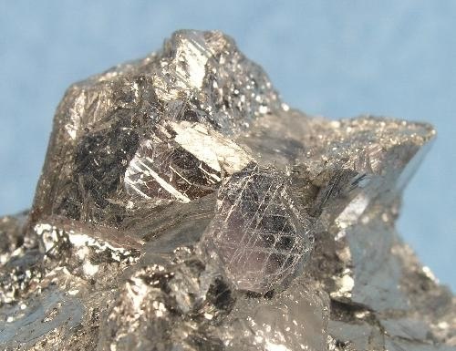 EurekaKreuzwort's tweet photo. Pillen aus dem (giftigen!) Metall Antimon wurden auch als "immerwährende Pille" bezeichnet. Sie wurden als Abführmittel geschluckt und konnten nach dem Ausscheiden wieder verwendet werden.
#Pille #Tablette #Medizin https://t.co/Fjp3lQP0Pb