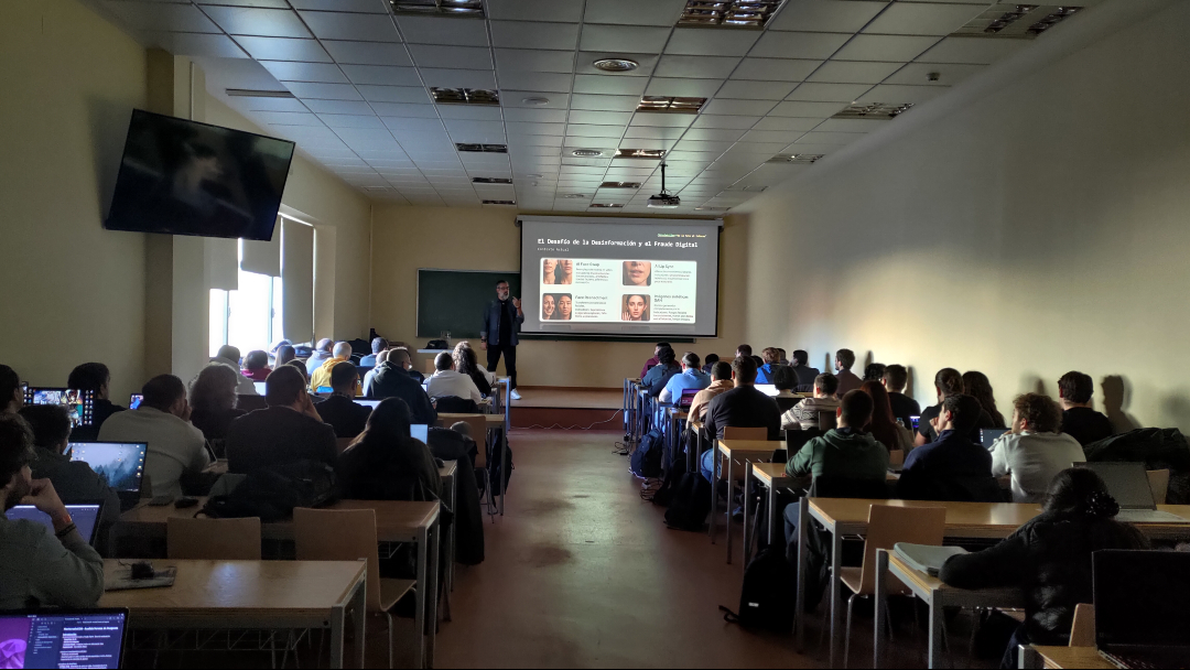 Roberto Gonzalez impartido su taller De la foto al informe. #morteruelo2k26