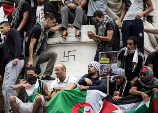 <a href="/Portes_Thomas/">Thomas Portes</a> T'as laissé glisser ça chef :