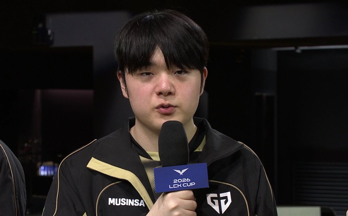 리리링 tweet media