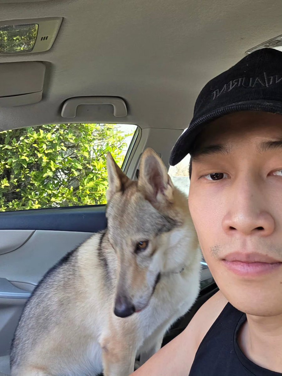 ไนล่า คือนางจะไปกับป่ะป๊าทุกที่เลย หนูขออยู่กับป่ะป๊า ตามมาทำงานด้วยได้นางคงมา ใครติดใคร ป่ะป๋าติดหนู หรือหนูติดป่ะป๊าคะลูก